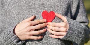 Scendere nelle acque dell’interiorità per risalire con nuove consapevolezze