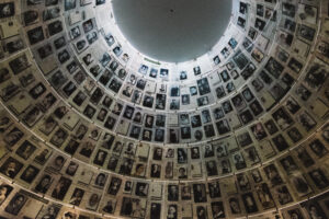 Shoah, il confronto storico è strumento, non negazione
