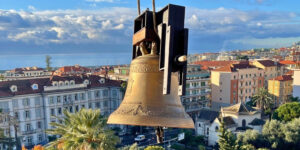 Trovare un pane vero da condividere: la campana per i bambini non nati e la risposta del movimento LGBTQ+