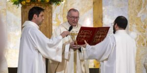 Iran: card. Parolin, “mi domando come sia possibile accanirsi contro il proprio stesso popolo”