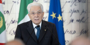 Giorno della Memoria: Mattarella, “non c’è posto per odio razziale, discriminazione, antisemitismo”. “Il nostro patto civile si fonda su fratellanza, rispetto, convivenza”