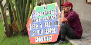 Venezuela: appello di mons. Rodríguez Méndez (Barquisimeto), “liberare detenuti politici ancora in carcere, gesto di riconciliazione e giustizia”. Intanto rilasciati 14 giornalisti