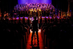 C’è un posto per tutti 3: la Big Vocal Orchestra torna in scena per sostenere le Cucine economiche popolari