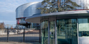 Fine vita e Dat, la sentenza Cedu riapre il conflitto tra accanimento terapeutico, volontà del paziente e decisione medica