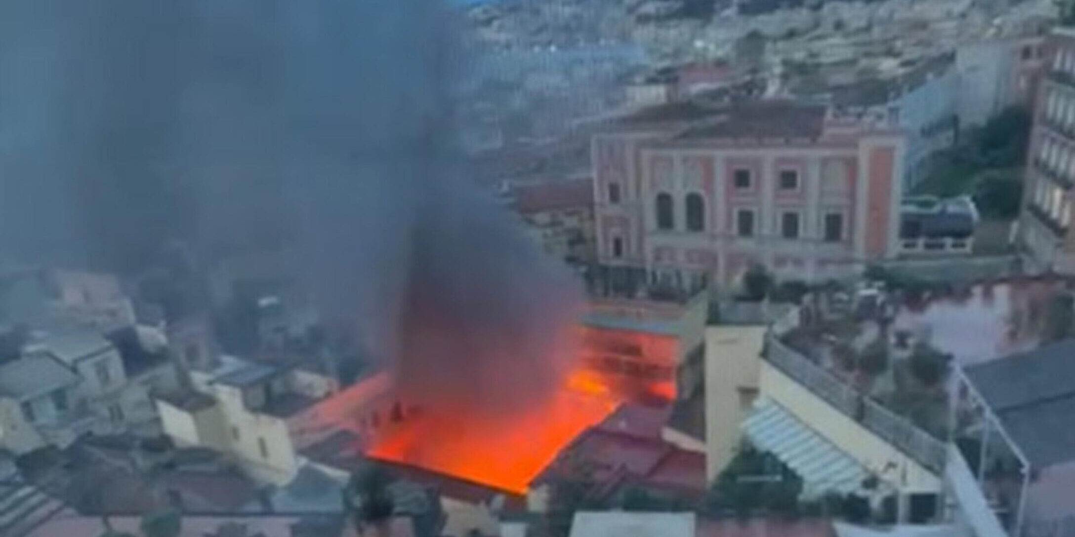 Incendio Teatro Sannazaro: card. Battaglia, “Napoli non si arrende e non si arrenderà nemmeno stavolta”