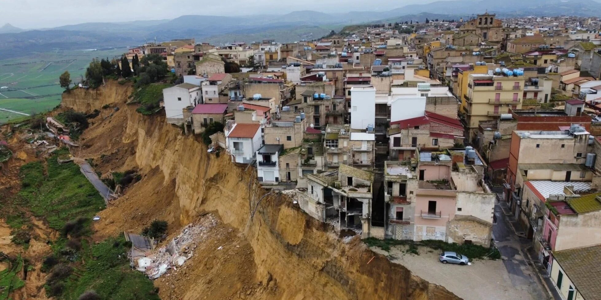 Che cosa ci dice Niscemi. Allacciamo le cinture: tutta l’Italia è a rischio