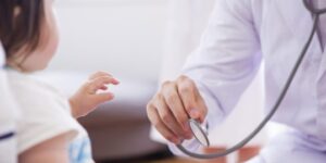 Il diritto di guarire. Ricerca, tutele, futuro: la battaglia per i bambini malati