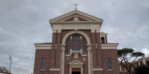 Papa a Regina Pacis. P. Patané (parroco): “Una spinta a impegnarci di più per la pace”