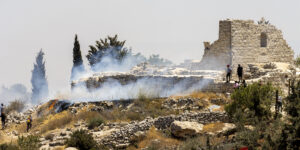 Cisgiordania. Taybeh sotto attacco, il parroco denuncia l’escalation di violenze dei coloni