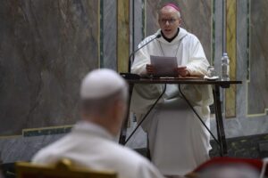 Esercizi spirituali in Vaticano: mons. Varden, “non c’è ostacolo più grande alla presenza dello Spirito che la collera”