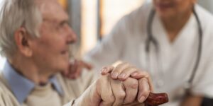 Personale, rette, Comuni: così il mondo Rsa vacilla