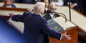 Trump rivendica una nuova “età dell’oro” ma il Congresso resta diviso