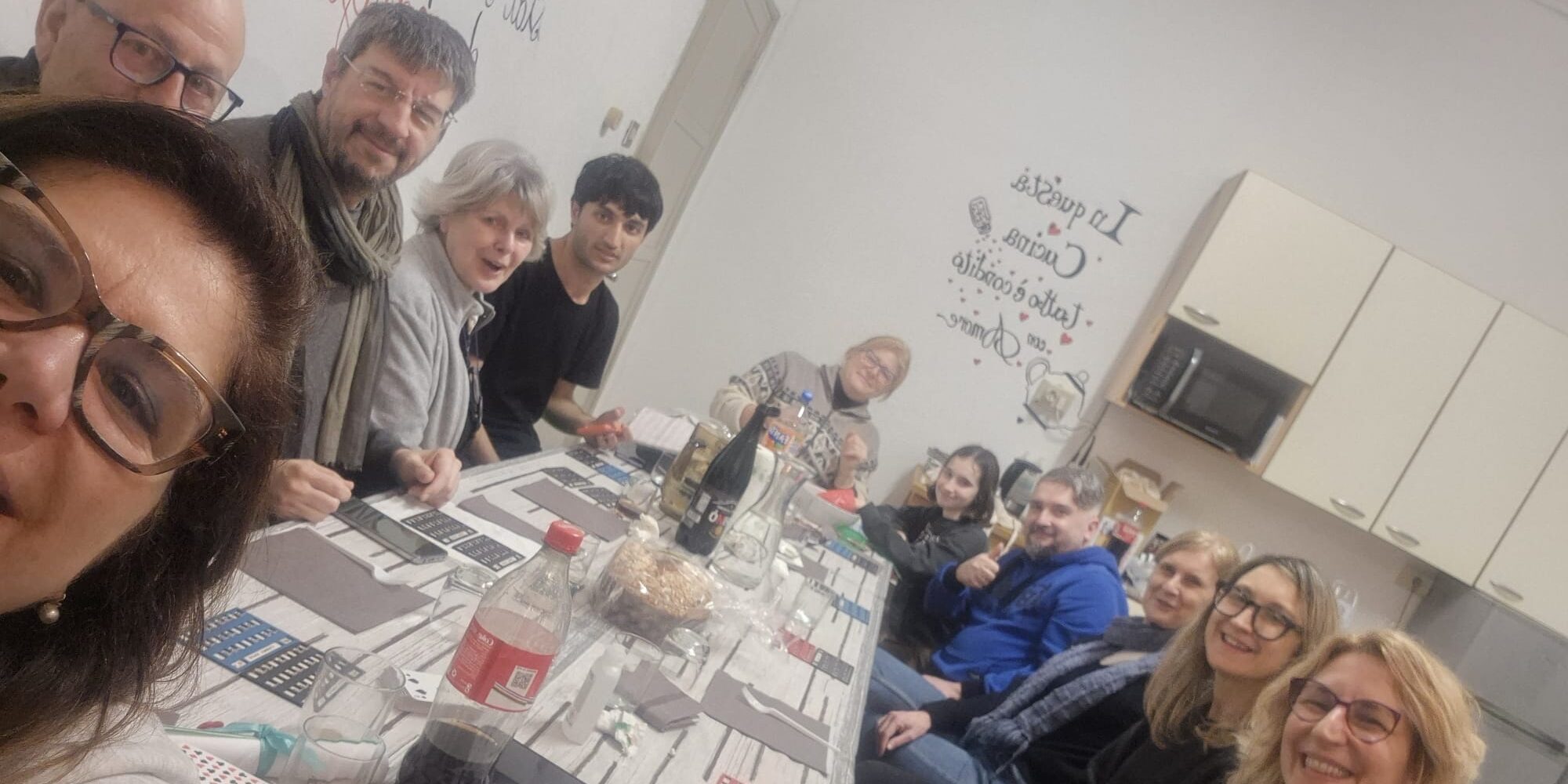 Accoglienza invernale dei senza dimora. Fratelli attorno alla stessa mensa