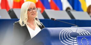 Bullismo online: “Hanno ucciso la mia Coco”. Appello di Jackie Fox per una legge europea