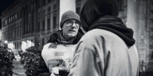 Milano: una notte con i senza dimora. Solitudini e sorrisi