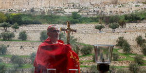 Gerusalemme. Le reazioni della Chiesa nel mondo dopo che al card. Pizzaballa è stato impedito di celebrare nella basilica del Santo Sepolcro