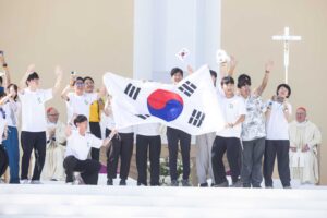 Gmg Seul 2027: giovani in marcia verso la Corea del Sud. Iniziato il pellegrinaggio dei simboli nelle 15 diocesi coreane