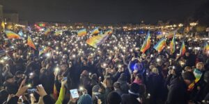 Gli auguri del vescovo Claudio. Signore, in un tempo così sofferto e difficile, ti chiediamo… Pace e bene!