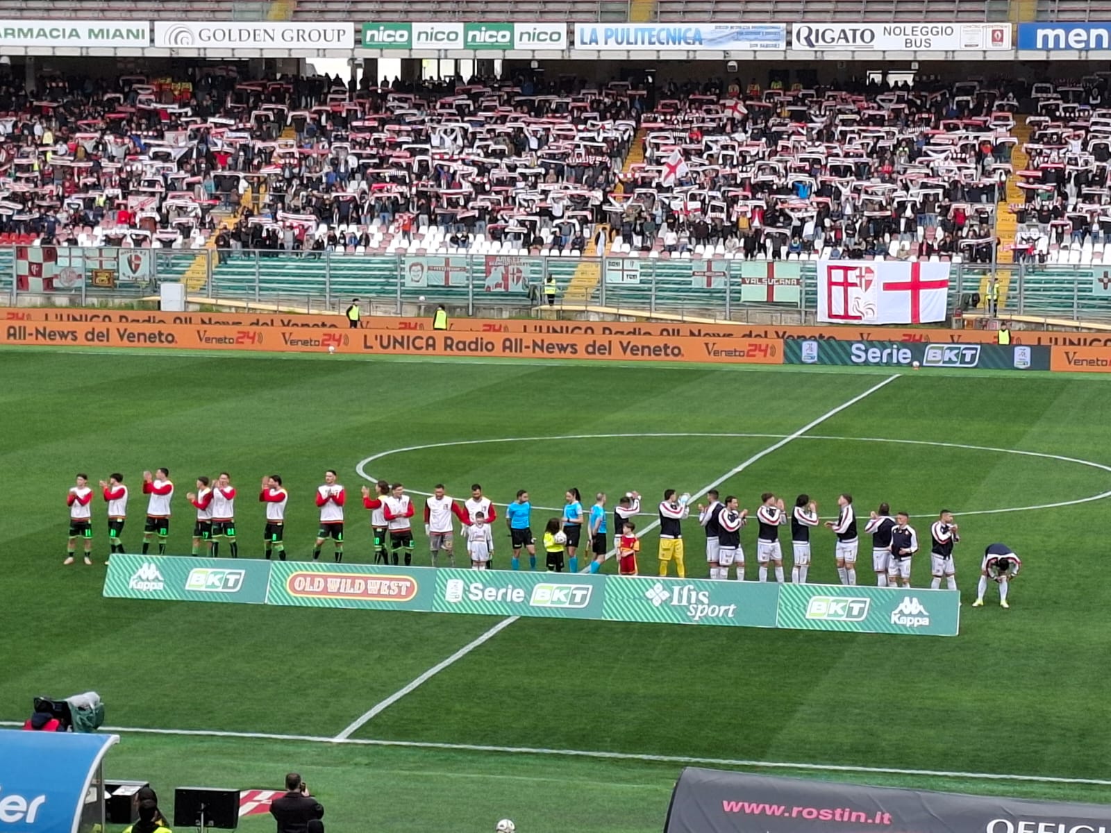 Un Catanzaro cinico batte il Padova: ora il derby di Venezia è una battaglia