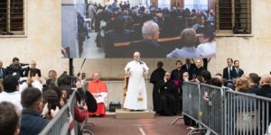 Papa a Ponte Mammolo: “non coinvolgere il nome di Dio in scelte di morte”