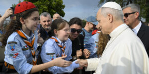 Papa a Santa Maria della Presentazione: “imparare ad essere costruttori di pace nel mondo”