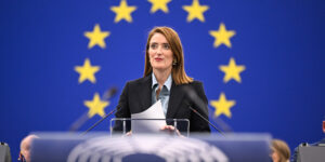 Medio Oriente: Metsola, “il diritto internazionale è la pietra fondante, ma non può giustificare un regime tirannico”