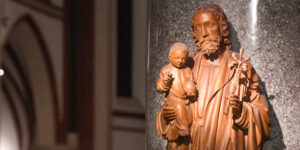 Un uomo giusto attraverso lo sguardo di Maria