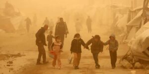 Striscia di Gaza. Tra guerra e tempeste di sabbia. Romanelli (parroco) racconta la speranza che resiste nella parrocchia della Sacra Famiglia