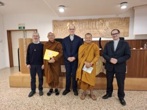 Facoltà Teologica del Triveneto. Dai monaci buddhisti thailandesi un messaggio di pace
