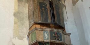 Sciame di note colorate che volano