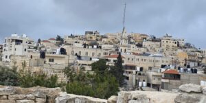 Pasqua a Taybeh: l’allarme del parroco Fawadleh, “sotto la minaccia dei coloni”