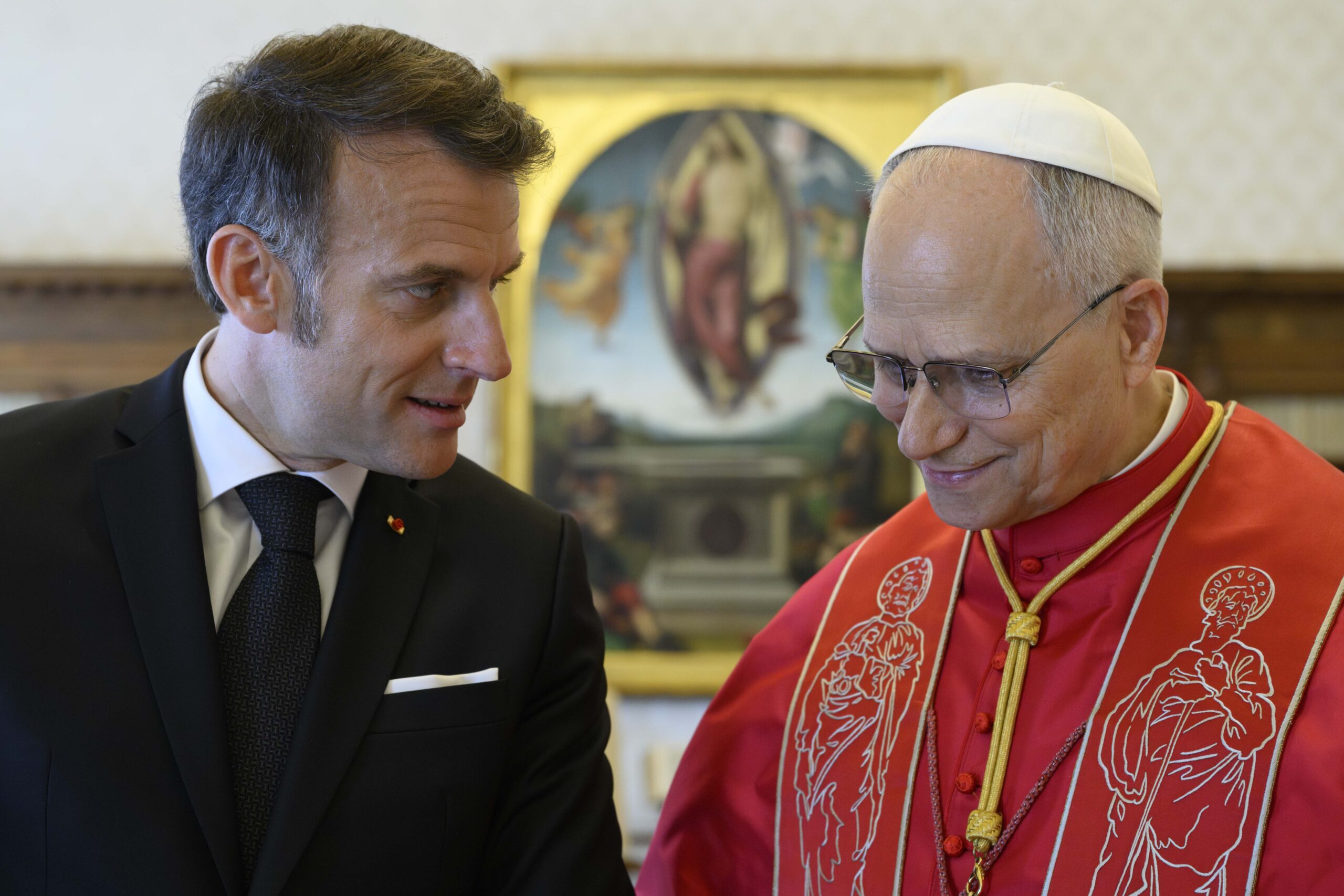 Papa e Macron: in Segreteria di Stato “scambio di vedute sulle situazioni di conflitto nel mondo”