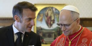 Papa e Macron: in Segreteria di Stato “scambio di vedute sulle situazioni di conflitto nel mondo”