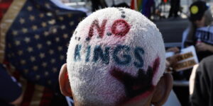 Guerra in Iran. Trump alterna minacce e aperture, negli Stati Uniti cresce la protesta interna