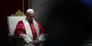 Leone XIV al rosario per la pace in San Pietro: “Basta con la guerra, è il tempo del dialogo”