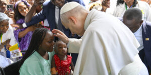 Papa in Africa. Don Carraro: “Le famiglie sono centrali, ma hanno bisogno di essere sostenute e riconosciute di più a livello civile”