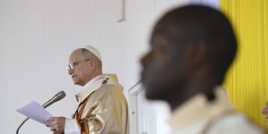 Papa in Camerun: messa a Douala, “tracciare segni di giustizia e di pace”