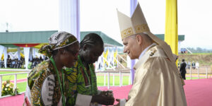 Papa in Camerun: a Bamenda, “guai a chi piega le religioni e il nome di Dio ai propri obiettivi militari, economici e politici”