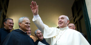 Papa Francesco: in un libro la gratitudine per “un padre”