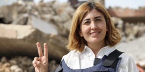 L’IA bussa alla porta dell’informazione, ma gli italiani non aprono