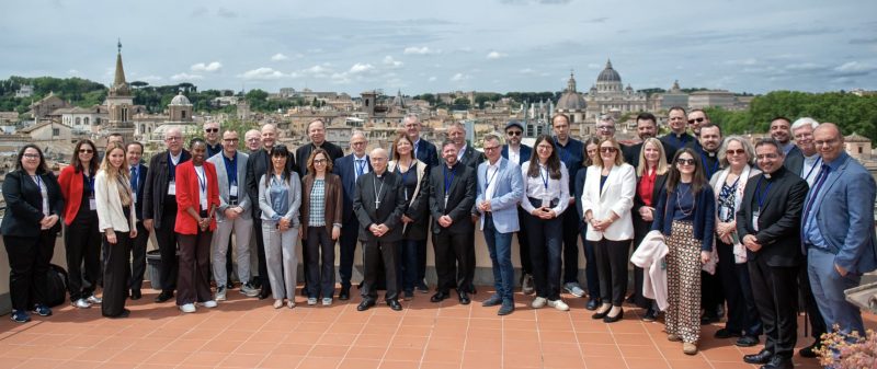 La Chiesa europea e la sfida digitale: a Roma portavoce e addetti stampa delle Conferenze episcopali discutono di IA e missione