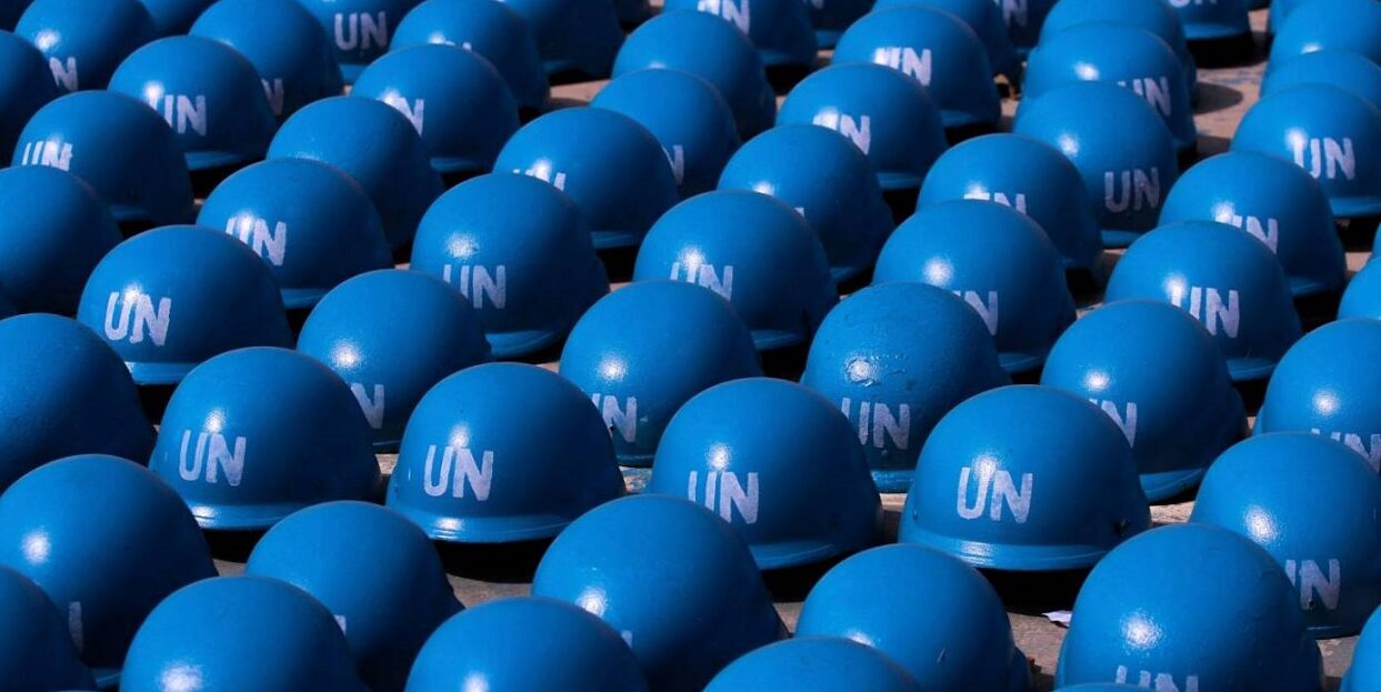 Caschi blu in ritirata: il peacekeeping globale ai minimi storici