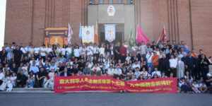 300 cinesi in preghiera a Padova