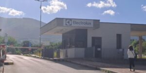 Electrolux. Don Corba: “La Chiesa si offre come strumento di mediazione”