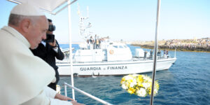 Papa Leone XIV a Lampedusa: voci, testimonianze e memoria dell’accoglienza per raccontare la visita nell’isola del Mediterraneo