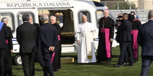 Papa ad Acerra: in cattedrale, “esercito di pace si alzi in piedi per guarire le ferite di questa terra”