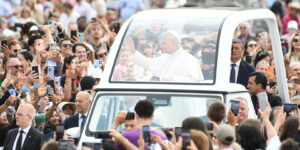 Leone XIV: “affidiamo a Maria il grido di pace dei popoli afflitti dalla guerra”
