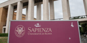 Papa Leone XIV alla Sapienza. Polimeni (rettrice): “Il dialogo tra università e dimensione spirituale non sottrae nulla alla laicità della conoscenza”