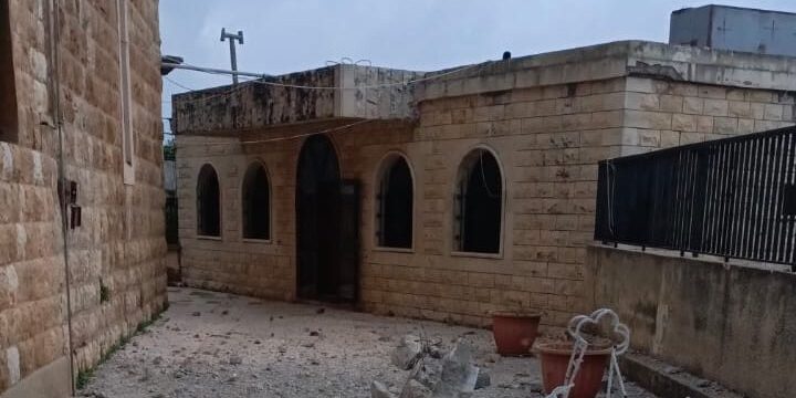 Marjayoun, razzi sulla scuola delle suore. Gelot: “Cristiani ostaggi tra Hezbollah e Israele, ma non vogliono andarsene”