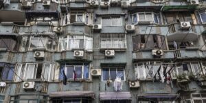 Il caldo ci fa poveri: in tanti non possono permettersi un condizionatore
